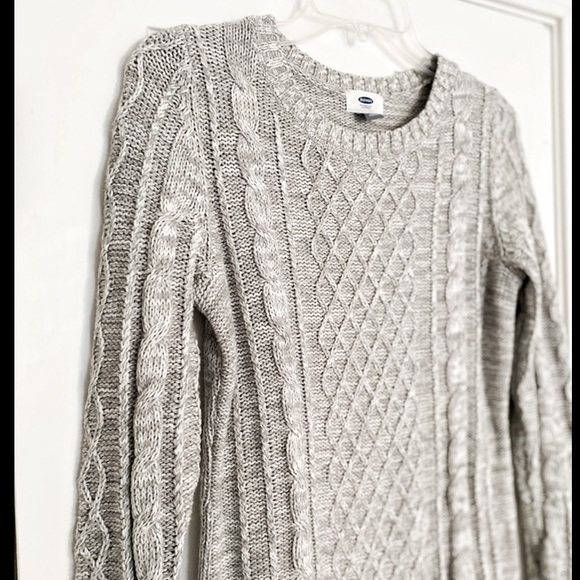 Old Navy Sweaters - Old Navy Cable Knit Sweater